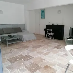 Appartement Rez De Climatise Renove, 90m2 Avec Parking, Cassis